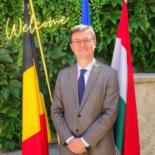meet-greet-ambassador-professional-networking-reception